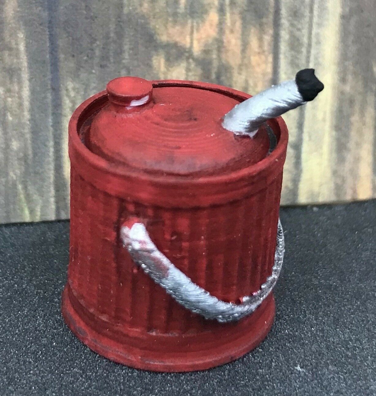 Rtr Painted - Old Fashion Gasoline Container O Scale (1:48) Weathered Accessory