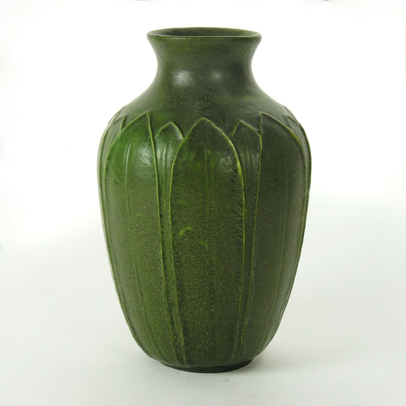 Grueby Pottery Matte Green Overlapping Leaf Baluster Vase Arts & Crafts Boston