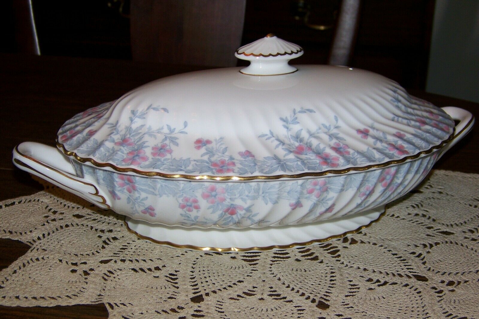 Minton China England - Garden Pinks - Oval Covered Bowl - Superior Condition